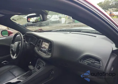 2023 Dodge Challenger Sxt z USA, uszkodzony, nr VIN 2C3CDZAG8PH692908